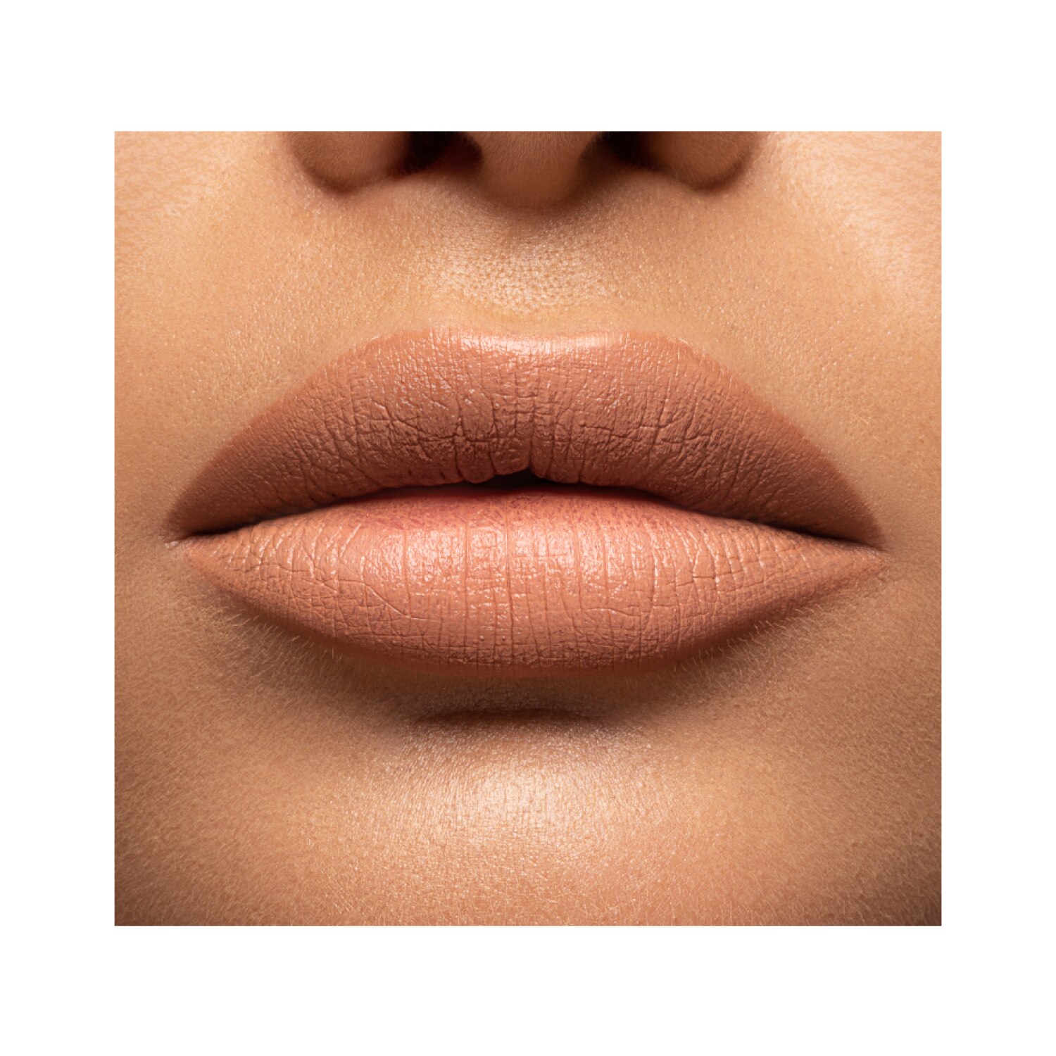 I NEED A NUDE (BARRA DE LABIOS)
